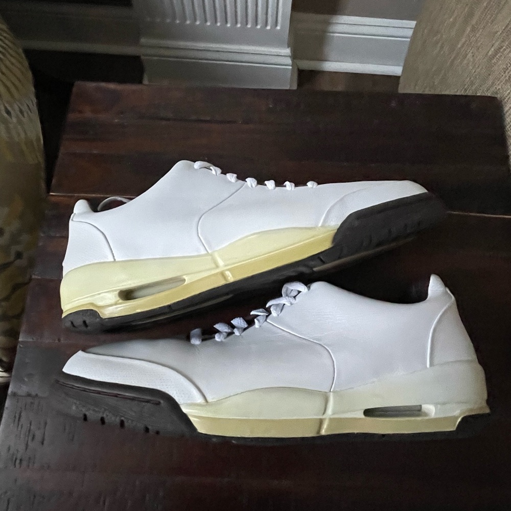2006 Jordan White and Black Men's Sneakers - Picture 5 of 6